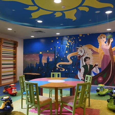 Tolip El Forsan Hotel Ismaília Exterior foto The Tangled-themed playroom at the Children's Hospital of Philadelphia