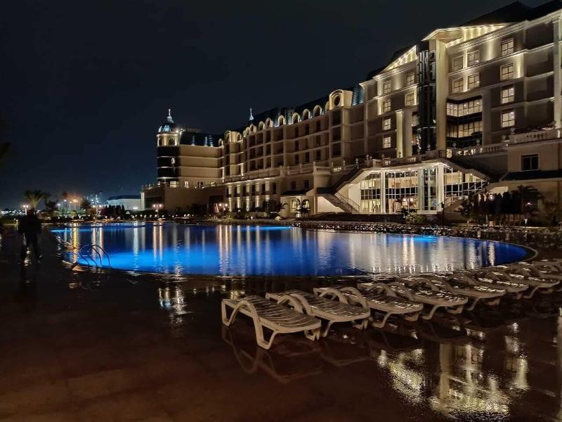 Tolip El Forsan Hotel Ismaília Exterior foto The hotel at night