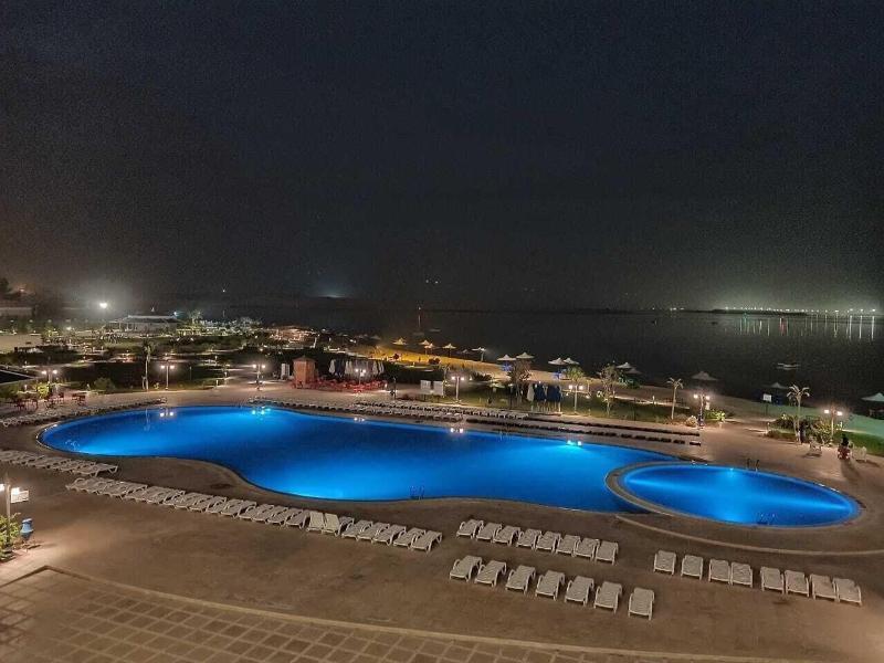 Tolip El Forsan Hotel Ismaília Exterior foto The Dead Sea at night